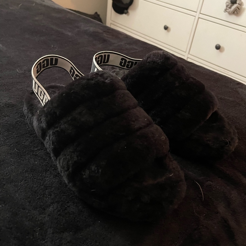 Ugh slippers size 7